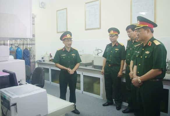 Thượng tướng Bế Xuân Trường - Ủy viên Trung ương Đảng, Thứ Trưởng Bộ Quốc phòng đến thăm và làm việc với Viện (7/2017).