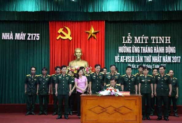 Ký kết giao ước thi đua hưởng ứng Tháng hành động An toàn, vệ