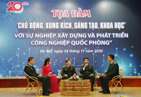 Trao đổi, chia sẻ kinh nghiệm trong công tác nghiên cứu khoa học tại buổi tọa đàm.