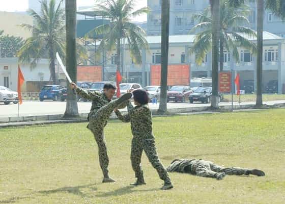 <em><span style="color: black;"><em><span style="color: black;"></span>