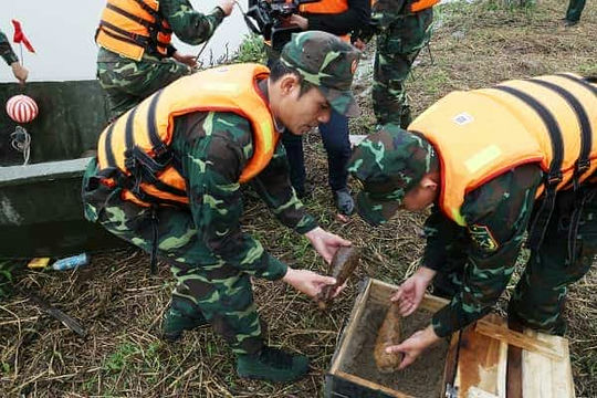 Kiểm tra công tác xử lý bom mìn, vật nổ.