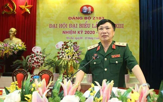 <span>Trung tướng Nguyễn Mạnh Hùng, Bí thư Đảng ủy, Chính ủy Tổng cục CNQP phát biểu chỉ đạo Đại hội.</span>