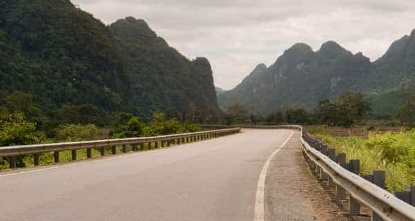  30 năm đổi mới đất nước: Từ đường mòn Hồ Chí Minh huyền thoại đến đường Hồ Chí Minh công nghiệp hóa 
