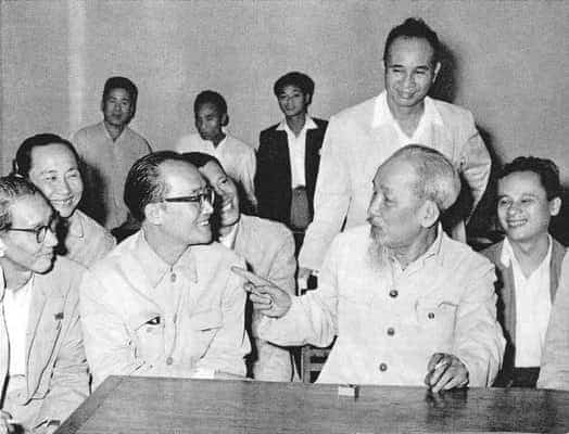  Học tập phong cách tư duy Hồ Chí Minh 