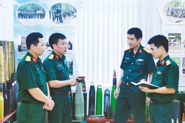  Công tác nghiên cứu khoa học trong xây dựng, phát triển công nghiệp quốc phòng 