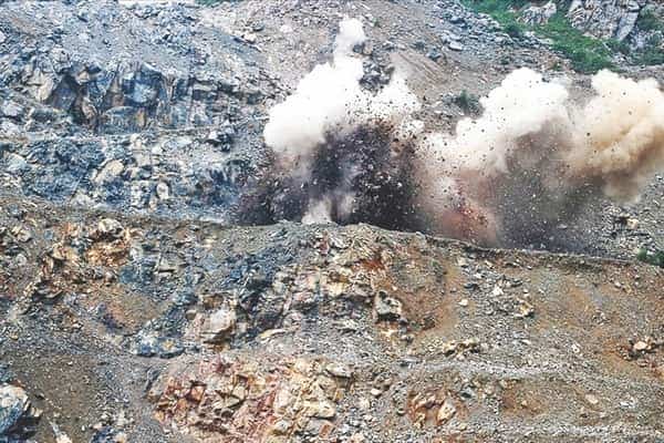  Công ty Vật liệu nổ công nghiệp - Kinh doanh hiệu quả một ngành hàng đặc biệt 