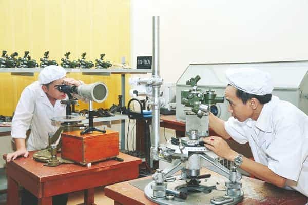  Đẩy mạnh xây dựng và phát triển công nghiệp quốc phòng, an ninh trong tình hình mới 