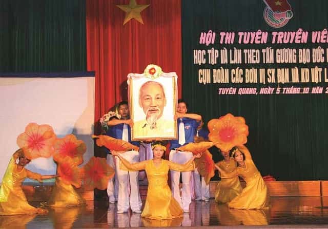  Đổi mới, sáng tạo trong học và làm theo Bác 