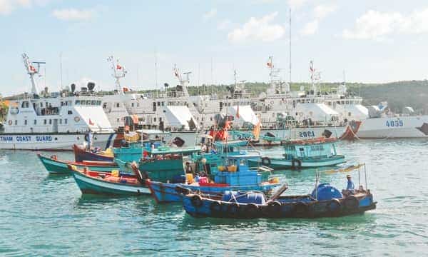  Kết hợp kinh tế với quốc phòng trong phát triển kinh tế biển 
