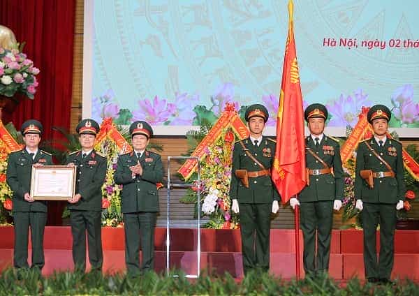  Ngân hàng TMCP Quân đội đón nhận Huân chương Bảo vệ Tổ quốc hạng Nhất 
