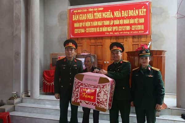  Nhà máy Z183 bàn giao nhà tình nghĩa, nhà đại đoàn kết 
