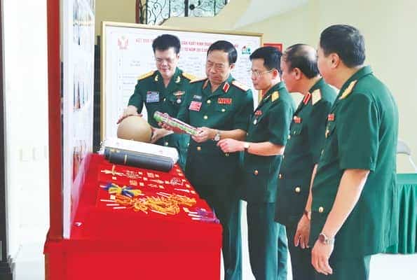  Phát triển phong trào thi đua lên tầm cao mới 
