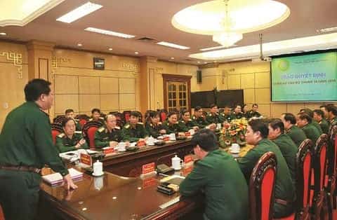  Quan tâm xây dựng đội ngũ cán bộ trẻ đáp ứng yêu cầu phát triển công nghiệp quốc phòng 
