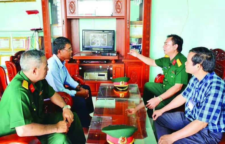  Xây dựng thế trận lòng dân ở vùng biên giới Tây Nam 