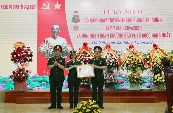 Phòng Tài chính kỷ niệm 40 năm Ngày truyền thống và đón nhận Huân chương Bảo vệ Tổ quốc hạng Nhất