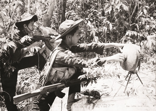Mìn định hướng ra trận, lập công