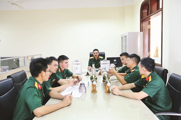 Xây dựng nguồn nhân lực chất lượng cao đáp ứng yêu cầu phát triển công nghiệp quốc phòng