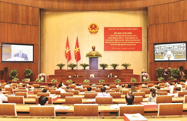 Ra sức học tập, nỗ lực phấn đấu và rèn luyện, không ngừng làm theo tư tưởng, đạo đức và phong cách của Chủ tịch Hồ Chí Minh