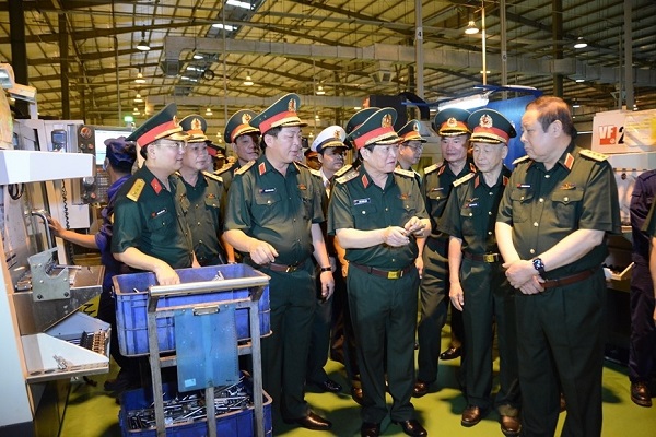 Đại tướng Phùng Quang Thanh luôn quan tâm xây dựng, phát triển ngành công nghiệp quốc phòng