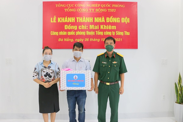 Tổng công ty Sông Thu bàn giao “Nhà đồng đội”