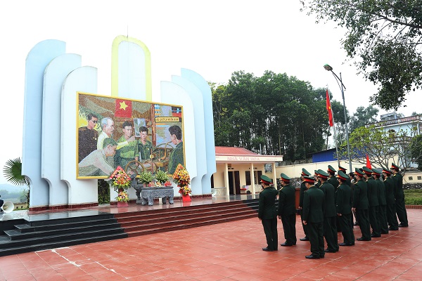 Dâng hương, dâng hoa tại hai địa danh lịch sử nhân dịp Xuân Nhâm Dần 2022