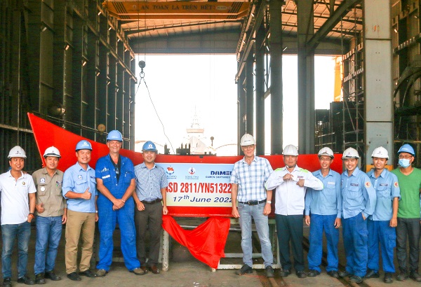 Tổng công ty Sông Thu đặt ky tàu kéo cảng hiện đại