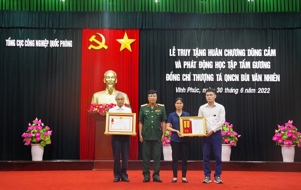 Truy tặng Huân chương Dũng cảm và phát động học tập tấm gương Thượng tá Bùi Văn Nhiên