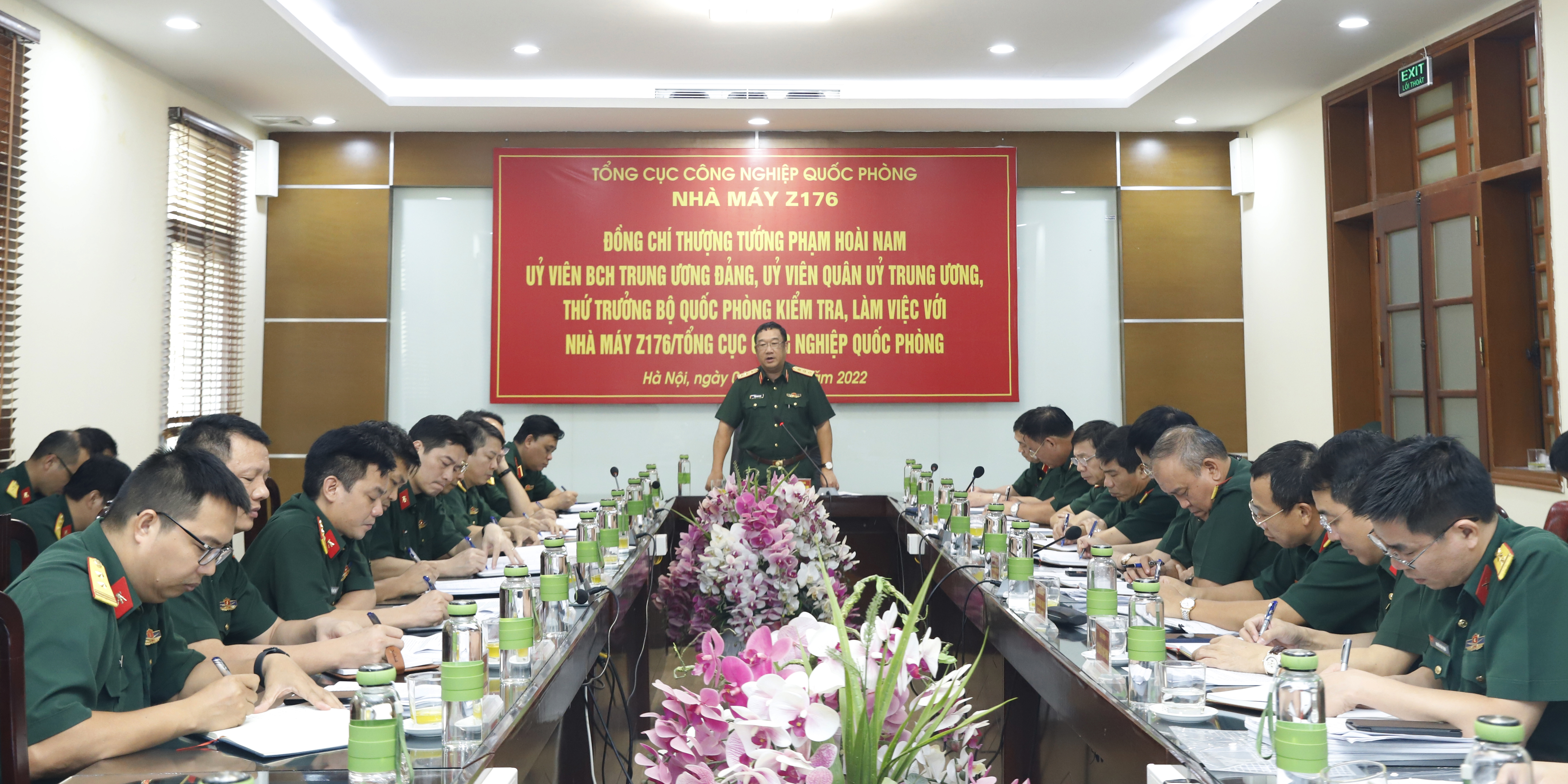 Thượng tướng Phạm Hoài Nam kiểm tra và làm việc tại Nhà máy Z176