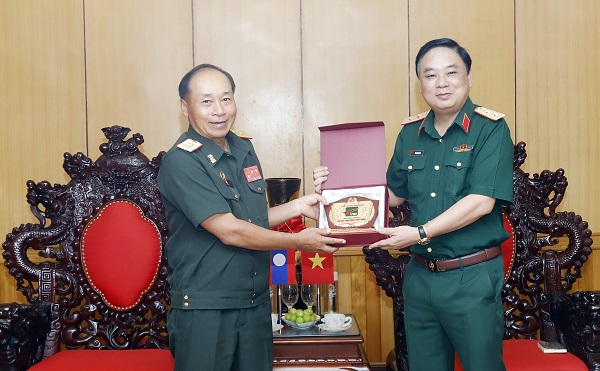 Tổng cục Công nghiệp quốc phòng làm việc với Tổng cục Kỹ thuật Quân đội nhân dân Lào