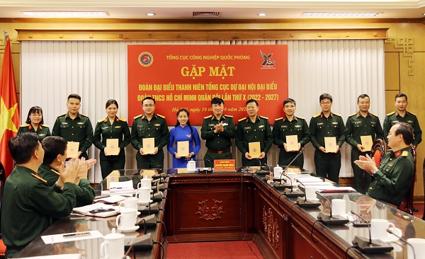 Gặp mặt đại biểu thanh niên tham dự Đại hội Đoàn thanh niên Quân đội lần thứ X