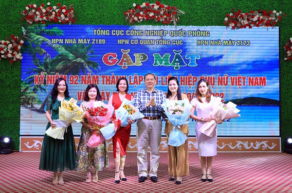 Phụ nữ cơ quan Tổng cục Công nghiệp quốc phòng tổ chức nhiều hoạt động ý nghĩa tại Hải Phòng