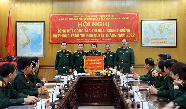 Khen thưởng 190 lượt tập thể và 650 lượt cá nhân