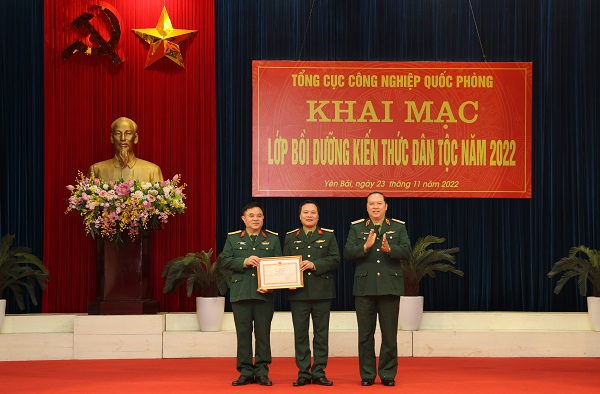 Tập huấn bồi dưỡng kiến thức dân tộc năm 2022