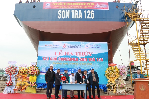 Tổng công ty Sông Thu hạ thủy tàu Container Sơn Trà 126