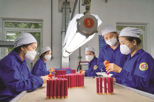 Nhà máy Z121 - Lưỡng dụng để phát triển