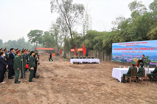 Nhà máy Z131 và Z115 ra quân hưởng ứng Tết trồng cây Xuân Quý Mão 2023