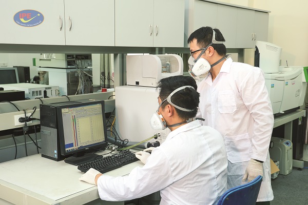 Vận dụng tư tưởng Hồ Chí Minh về trọng dụng nhân tài trong phát triển nguồn nhân lực công nghiệp quốc phòng