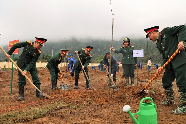Viện Thuốc phóng Thuốc nổ ra quân hưởng ứng Tết trồng cây Xuân Quý Mão 2023