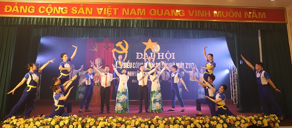 Xây dựng đội ngũ cán bộ, đoàn viên công đoàn có chuyên môn cao, tay nghề giỏi