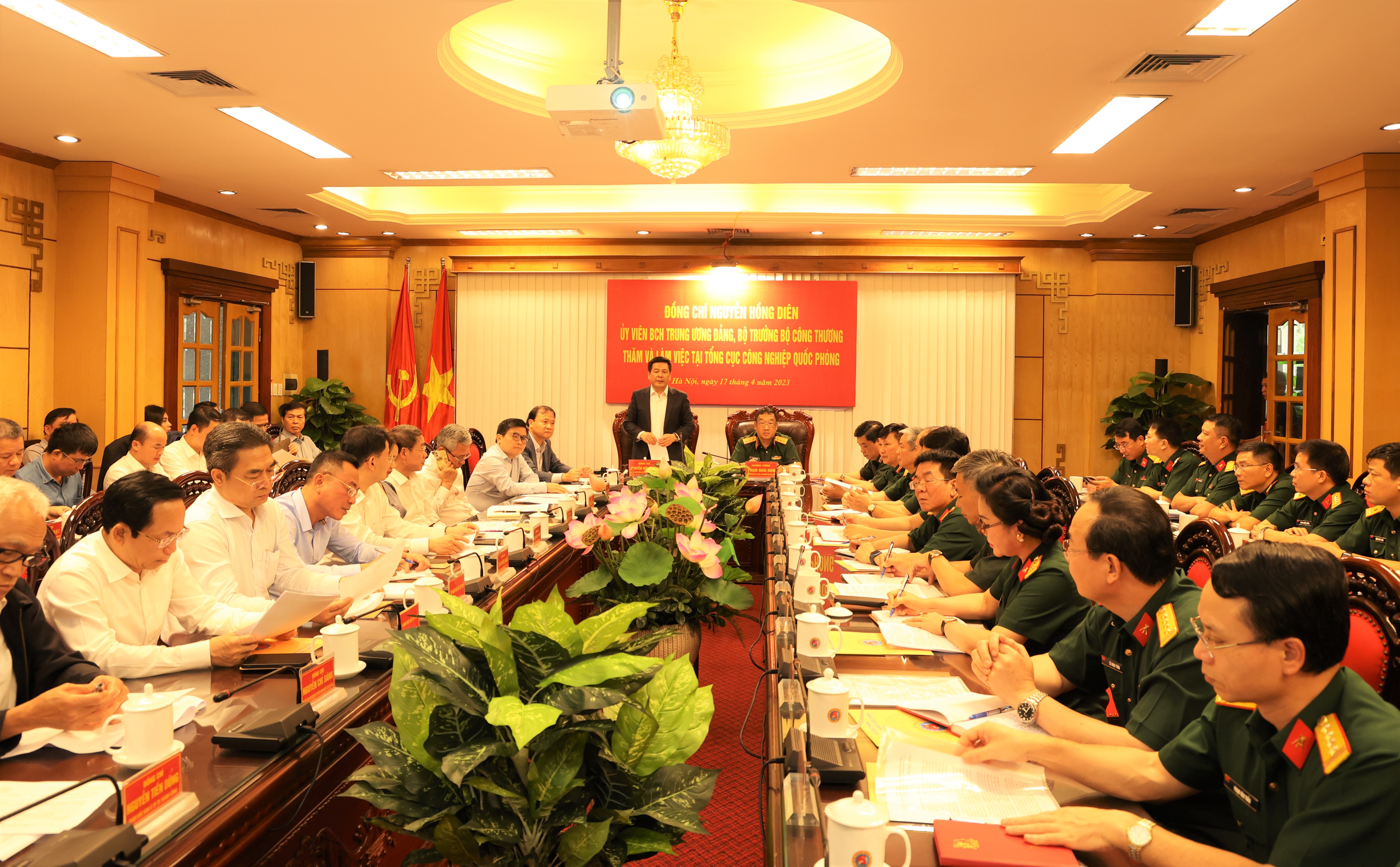 Bộ Công Thương làm việc với Tổng cục Công nghiệp quốc phòng