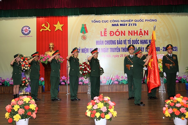 Nhà máy Z175 đón nhận Huân chương Bảo vệ Tổ quốc hạng Nhì