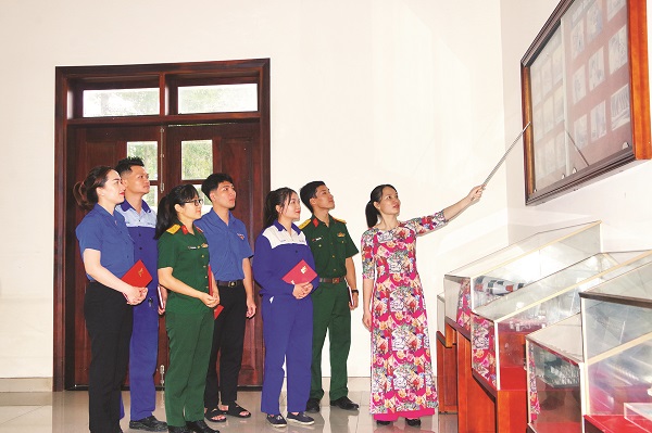 Tăng cường bản chất giai cấp công nhân cho cán bộ, đảng viên trong Quân đội hiện nay