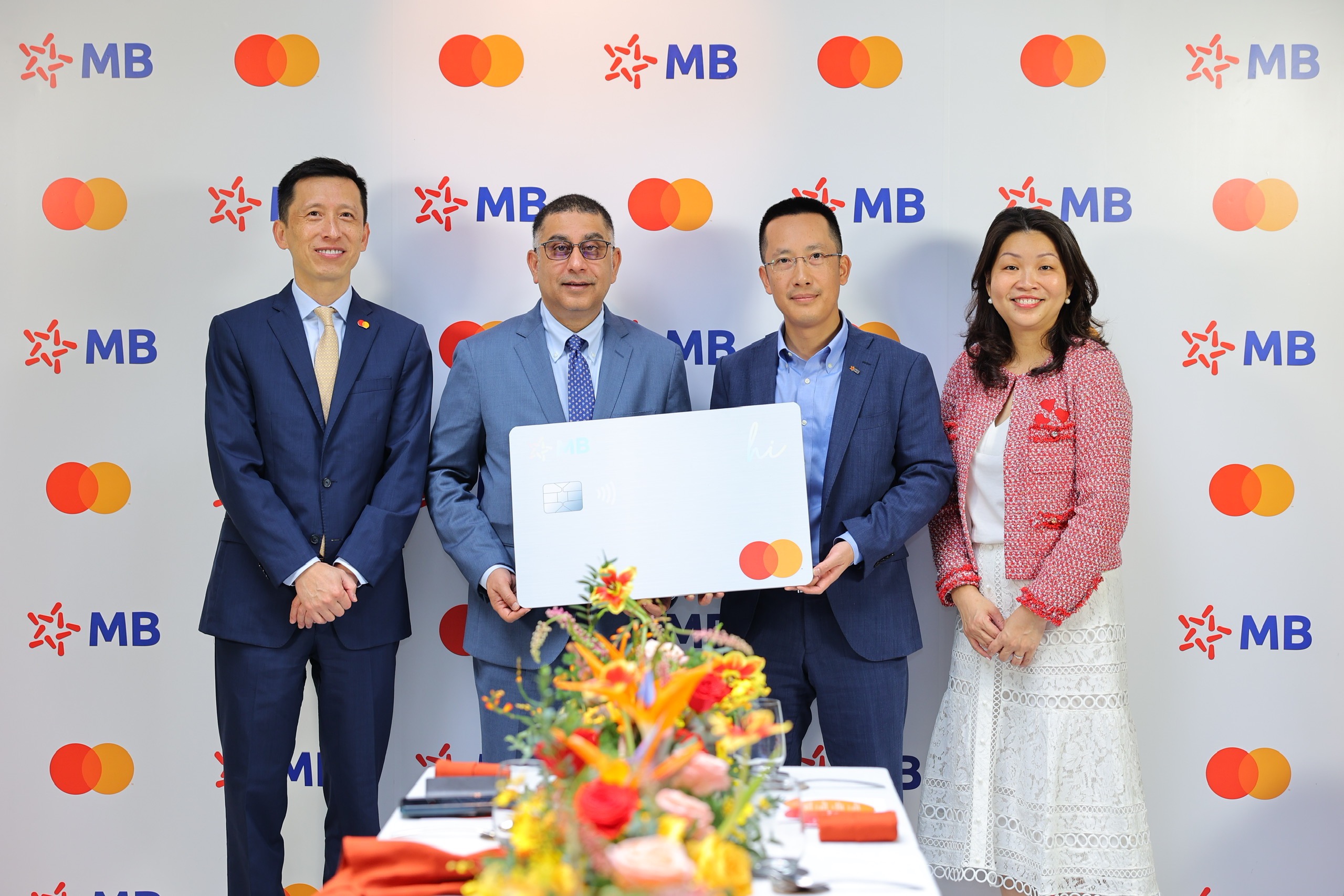 MB và Công ty Mastercard công bố hợp tác toàn diện