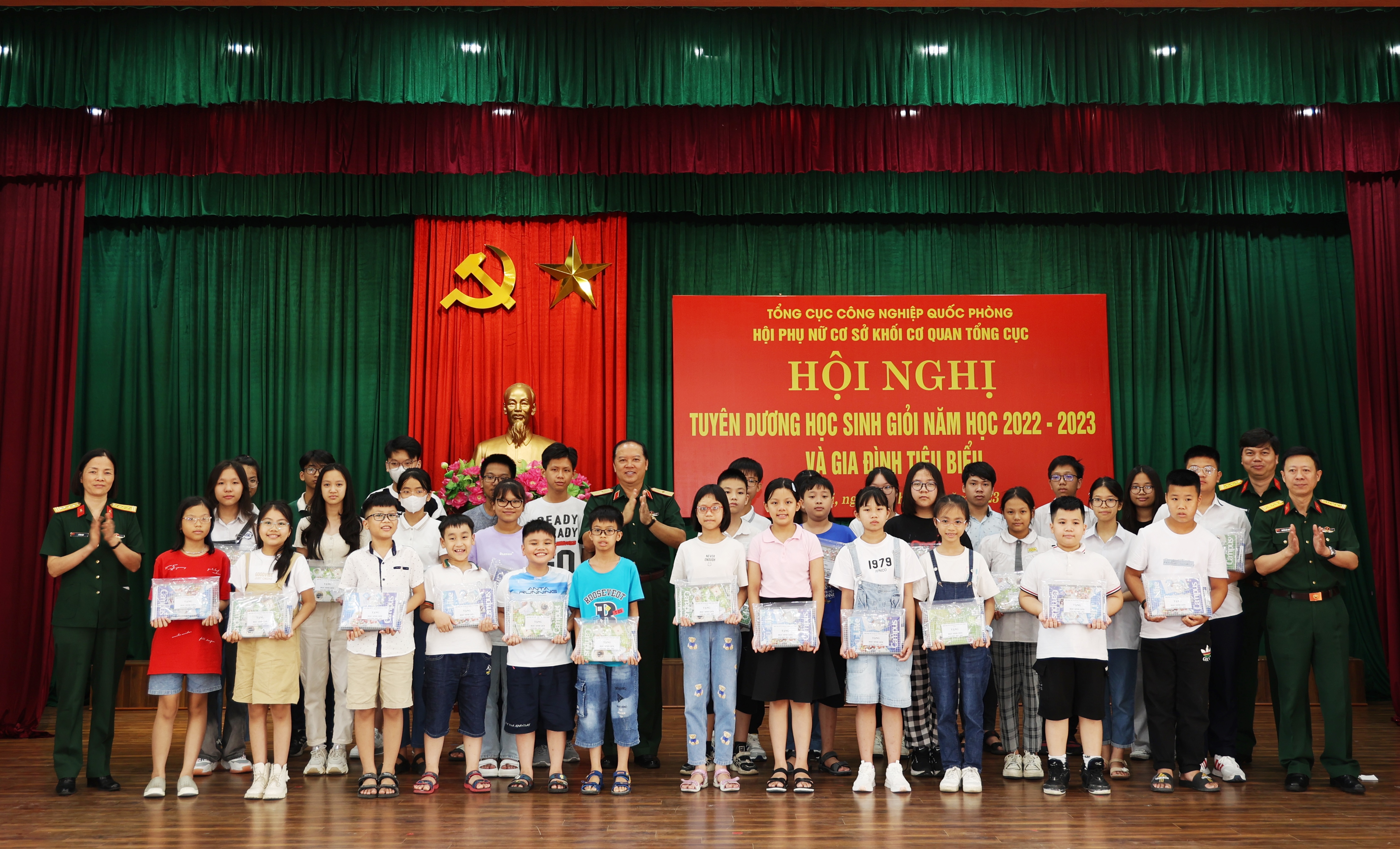 Hơn 320 cháu đạt danh hiệu học sinh giỏi năm học 2022-2023