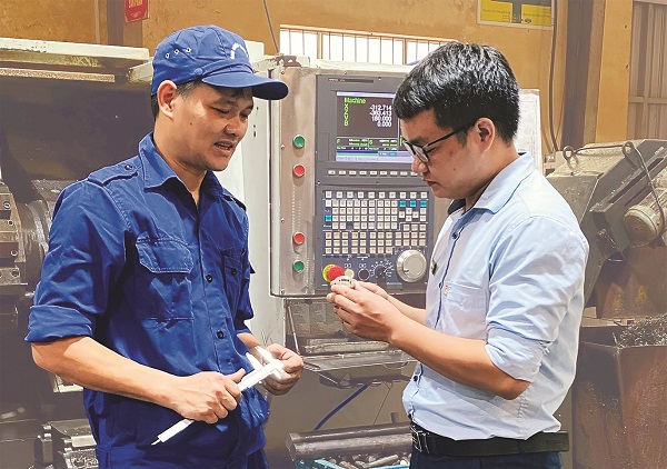 Kỹ sư trẻ đam mê nghiên cứu khoa học