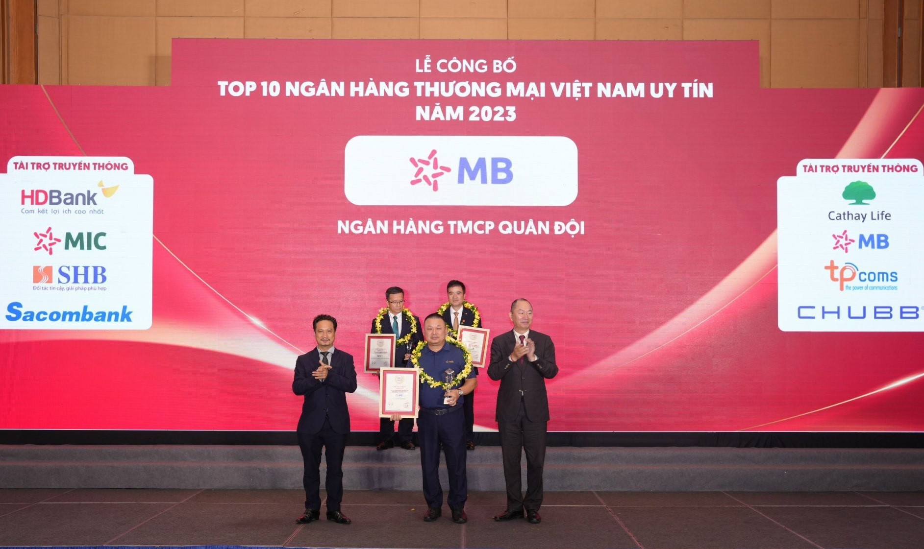 MB thuộc Top 5 ngân hàng thương mại uy tín