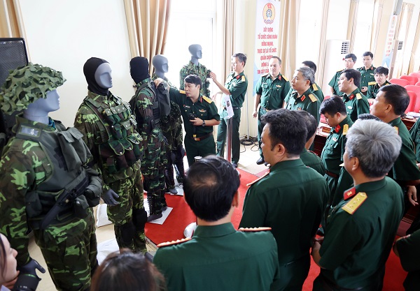 Hội thảo Quy cách trang cụ đồng bộ cho vũ khí, khí tài mới
