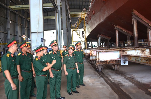 Thượng tướng Võ Minh Lương thăm và làm việc tại Tổng công ty Sông Thu