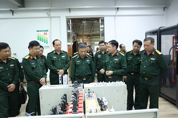Lãnh đạo nâng cao chất lượng hoạt động công tác Đảng, công tác chính trị