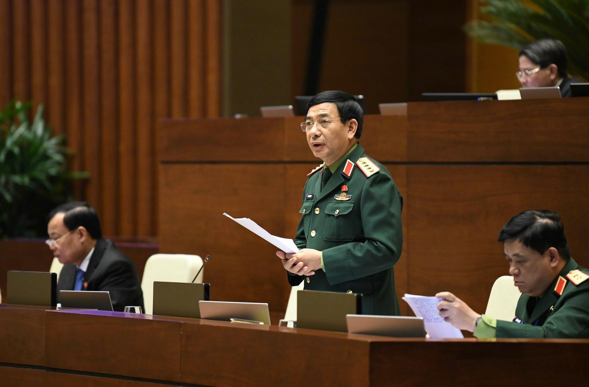 Đại tướng Phan Văn Giang giải trình ý kiến đại biểu Quốc hội về công nghiệp quốc phòng, an ninh và động viên công nghiệp